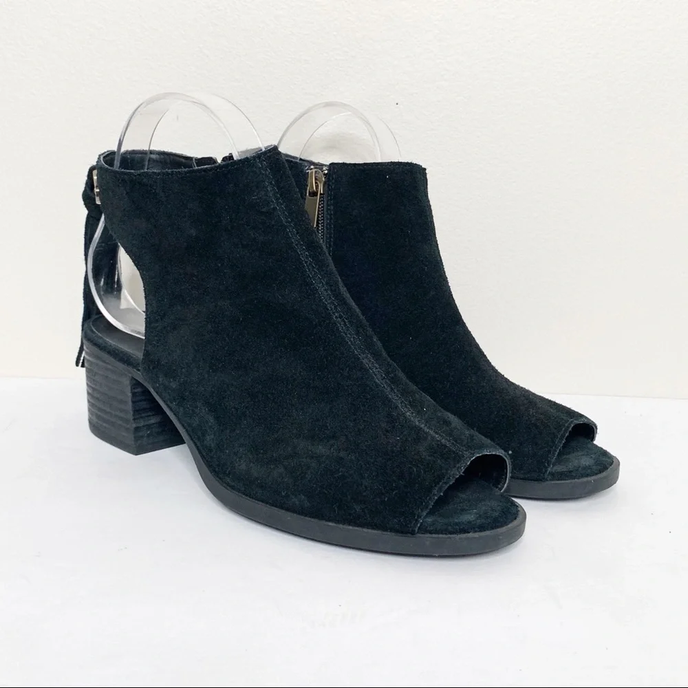 Koolaburra by Ugg Lens Tassle Black Suede Bootie - Picture 2 of 9